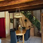 Spacieuse Avec Piscine A Bas-segala * La Bastide-l'Eveque