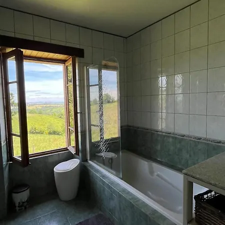 Spacieuse Avec Piscine A Bas-segala Вилла *