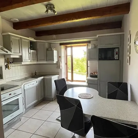 Spacieuse Avec Piscine A Bas-segala