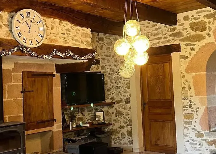 Spacieuse Avec Piscine A Bas-segala