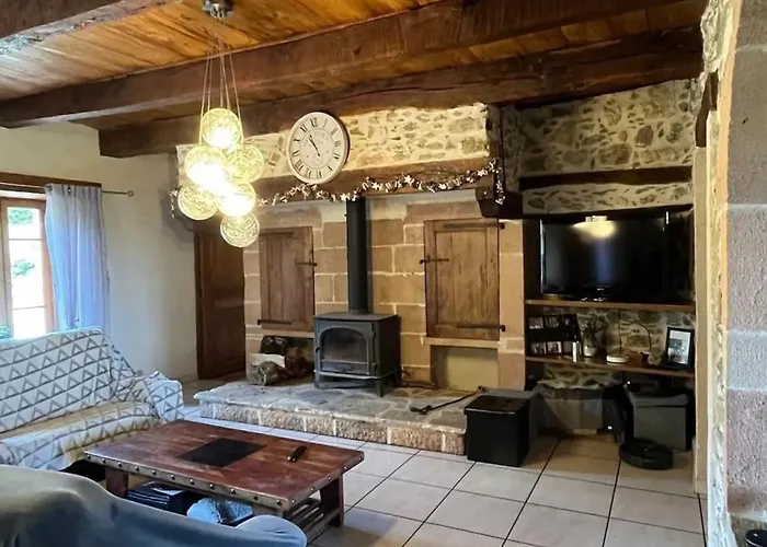 Spacieuse Avec Piscine A Bas-segala La Bastide-l'Eveque